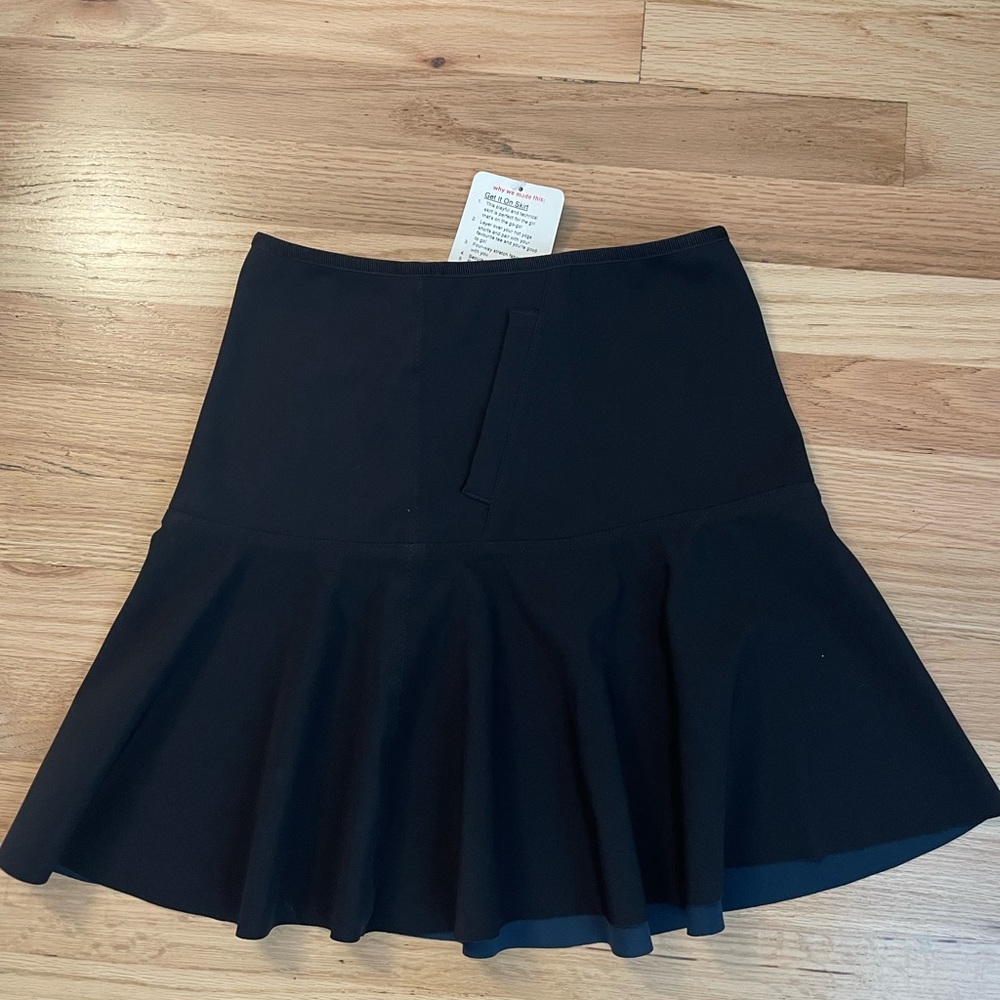 Lululemon tennis skirt black size 2-4